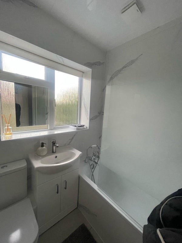 Room Brunel Road in Maidenhead