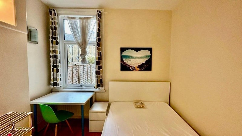 Room Rathfern Road in Greater London