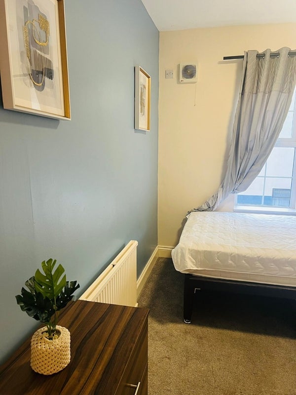 Room Clarkson Street in Ipswich