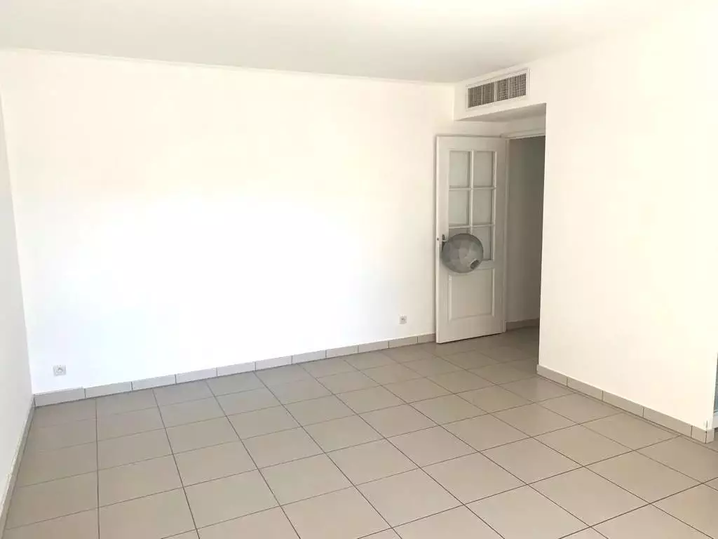 Appartement Rue des Martyrs de la Résistance à Beausoleil