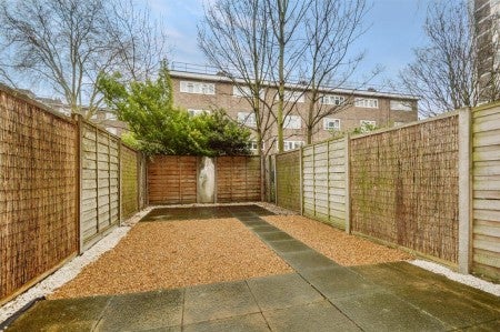 Flat New North Road in Greater London