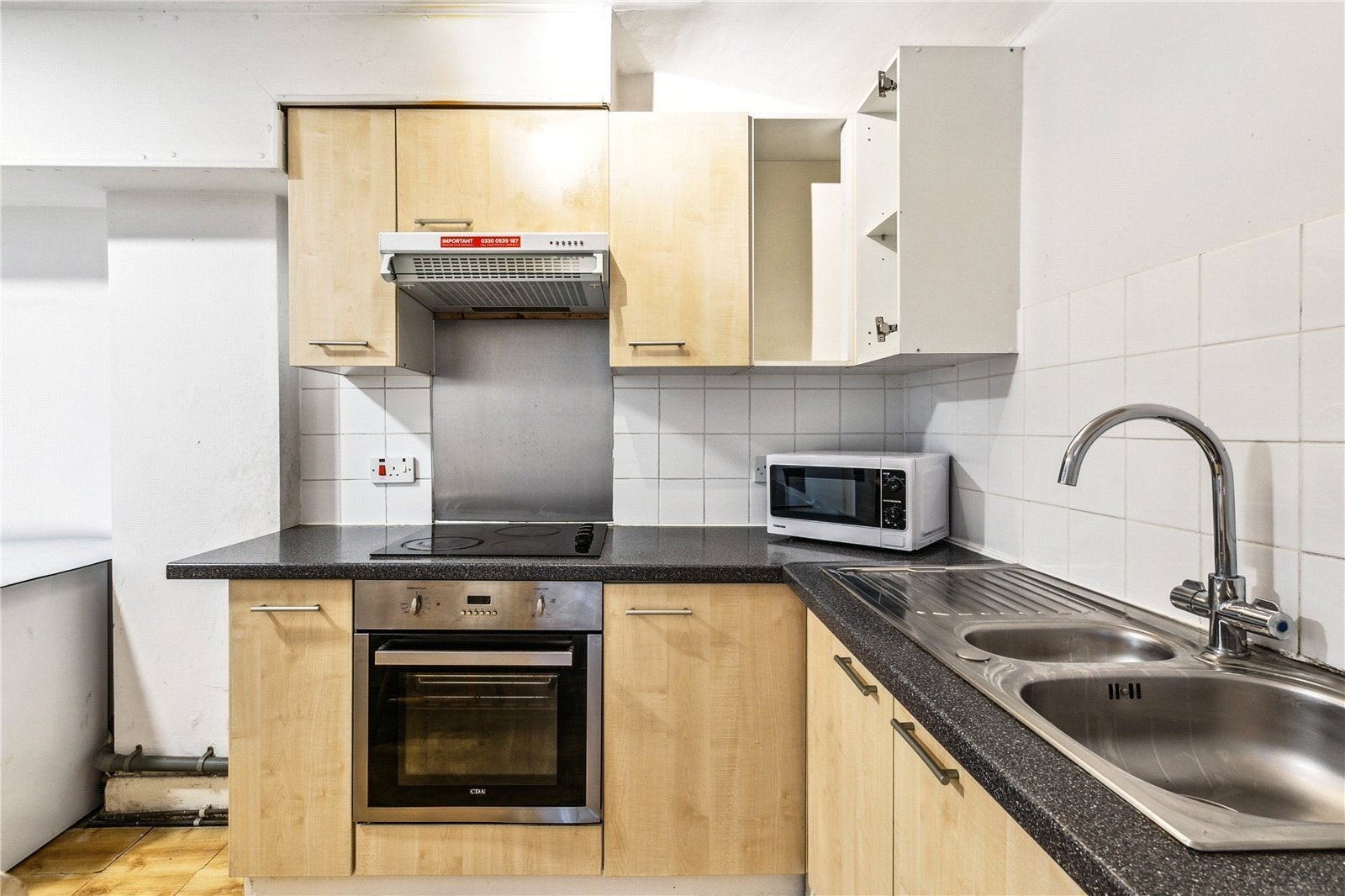 Flat Warwick Road in Greater London