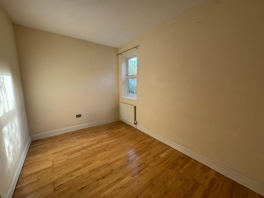 Flat Lumley Road in Reigate and Banstead