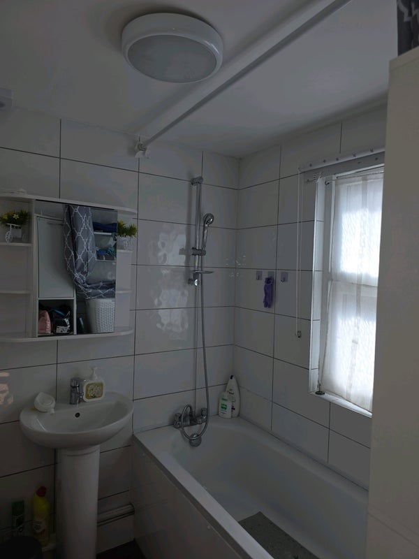 Room High Street in Greater London