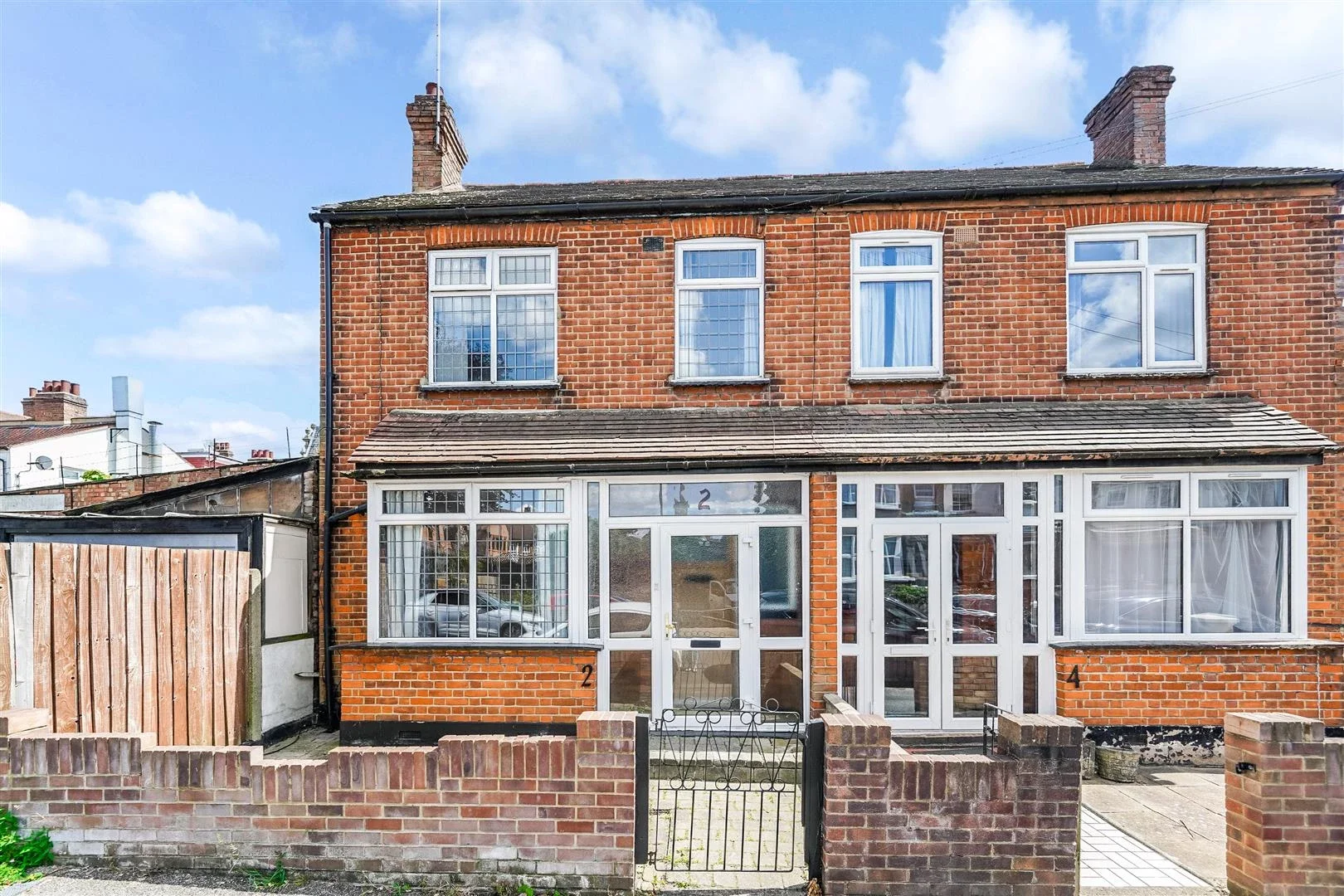 House Woodland Road in Greater London