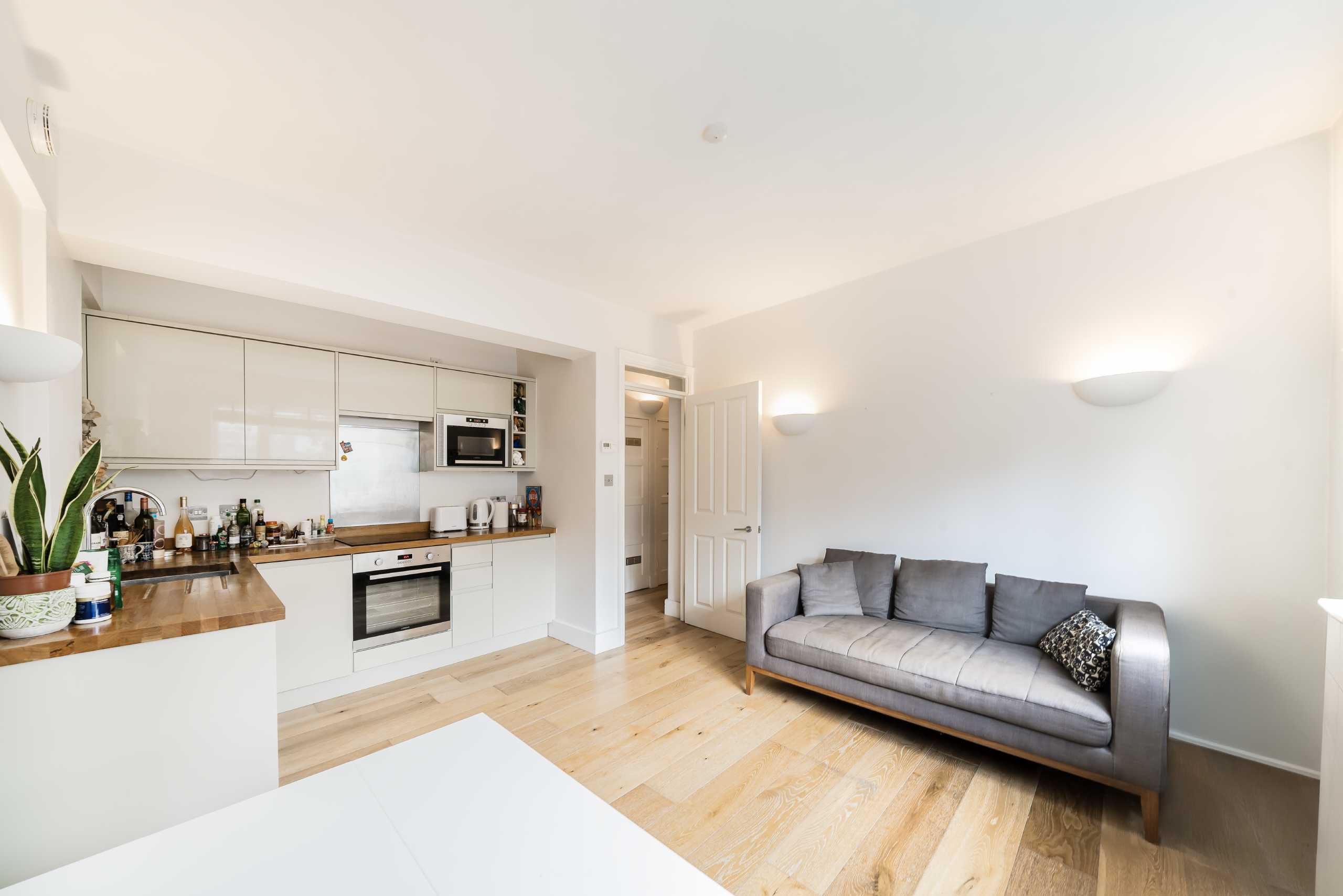Flat Portobello Court in Greater London