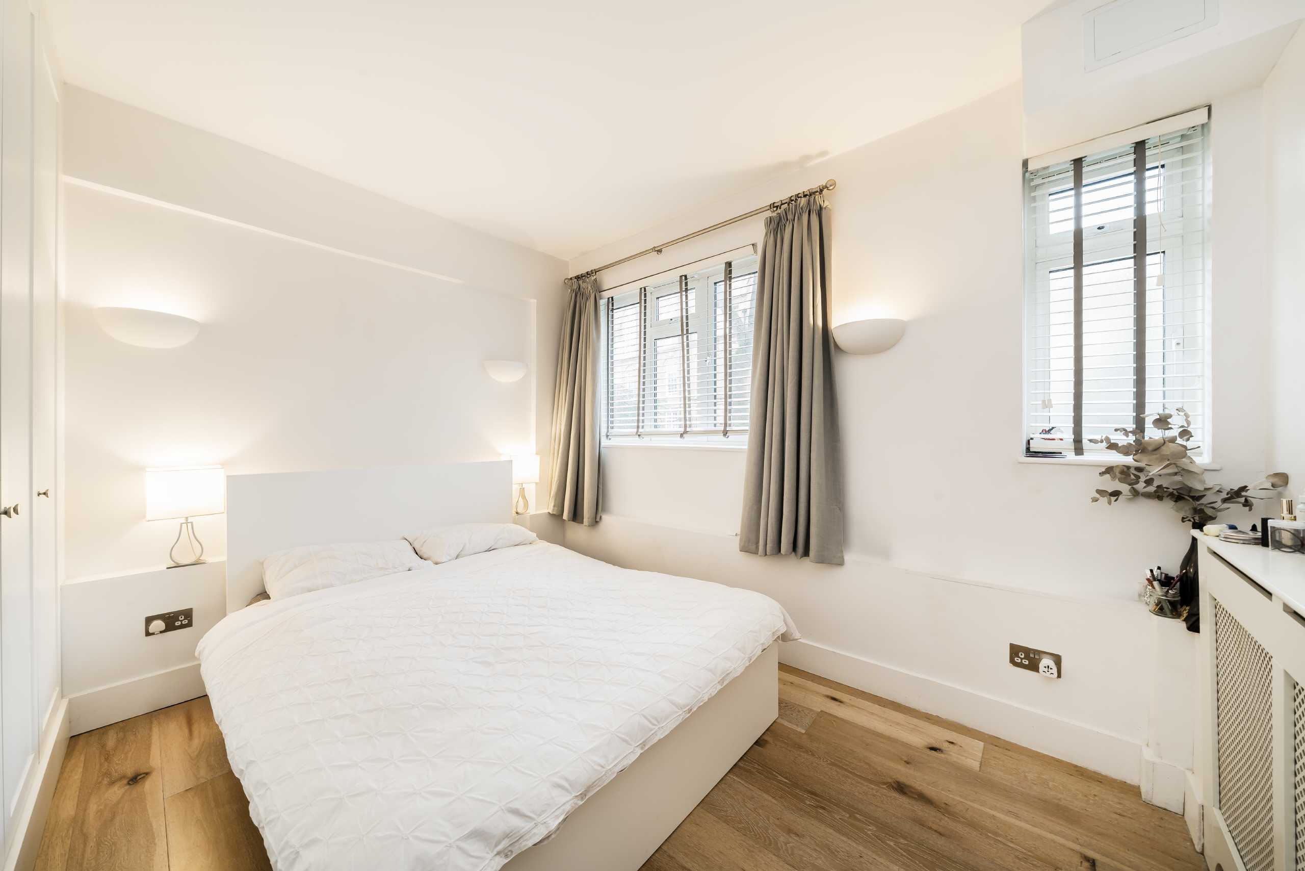Flat Portobello Court in Greater London