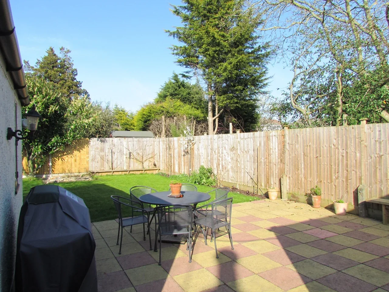 House Third Close in Elmbridge