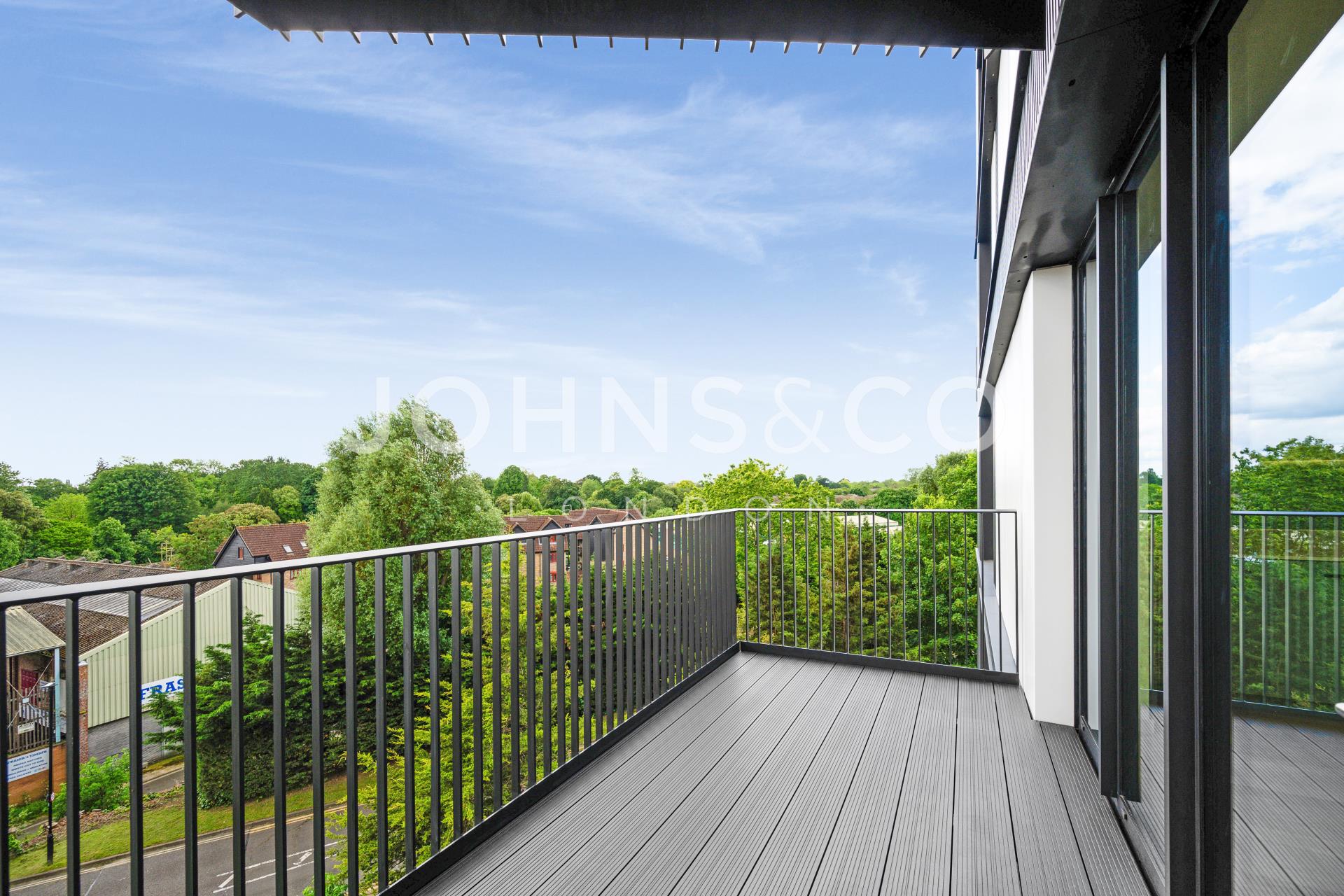 Flat Ronalds Road in Greater London