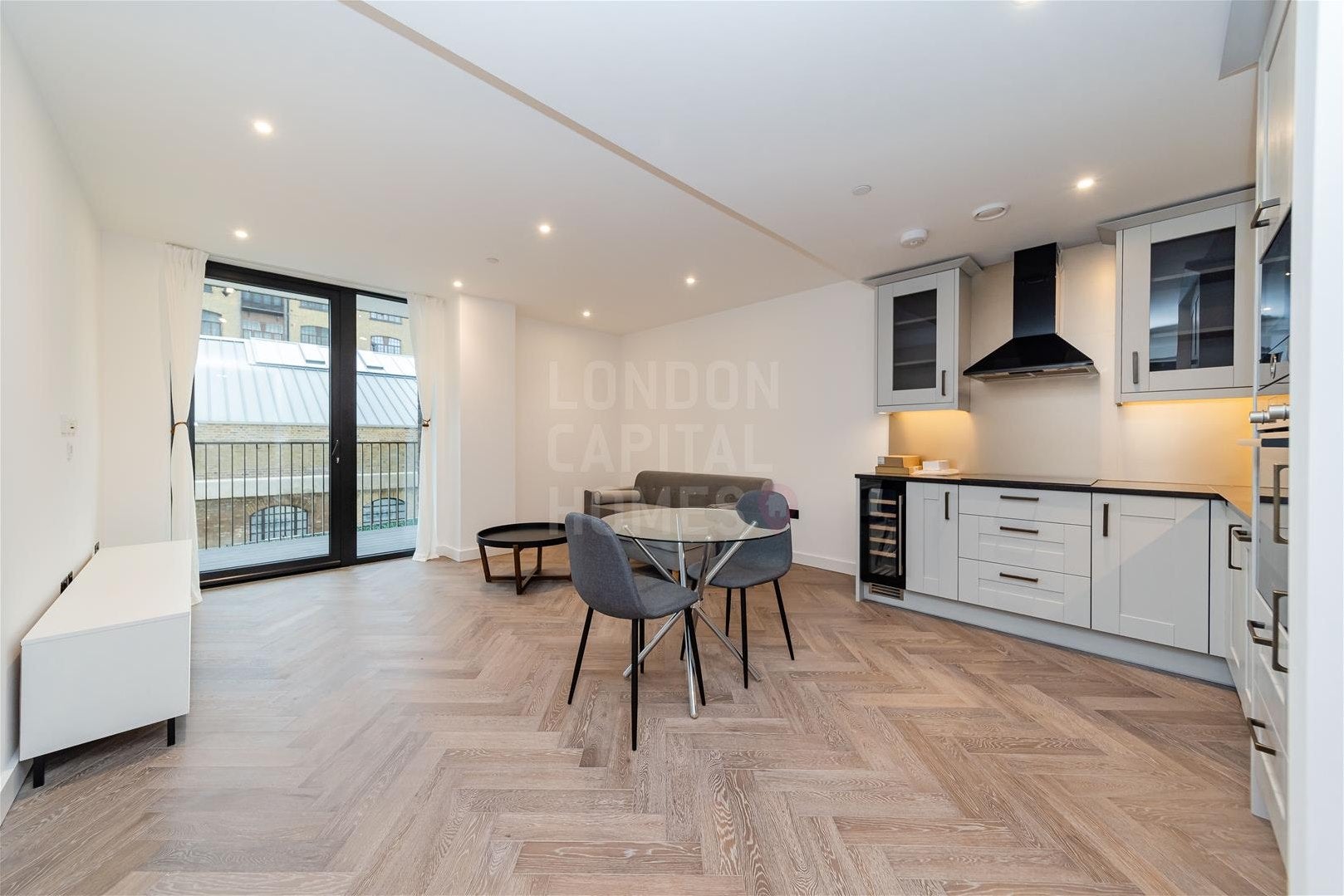 Flat Merino Gardens in Greater London