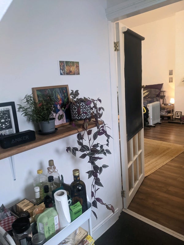 Flat Ferme Park Road in Greater London