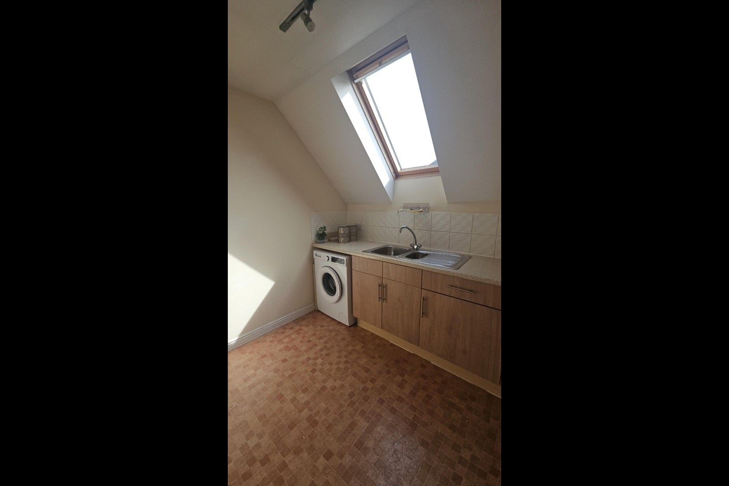 Flat Regal Place in Peterborough