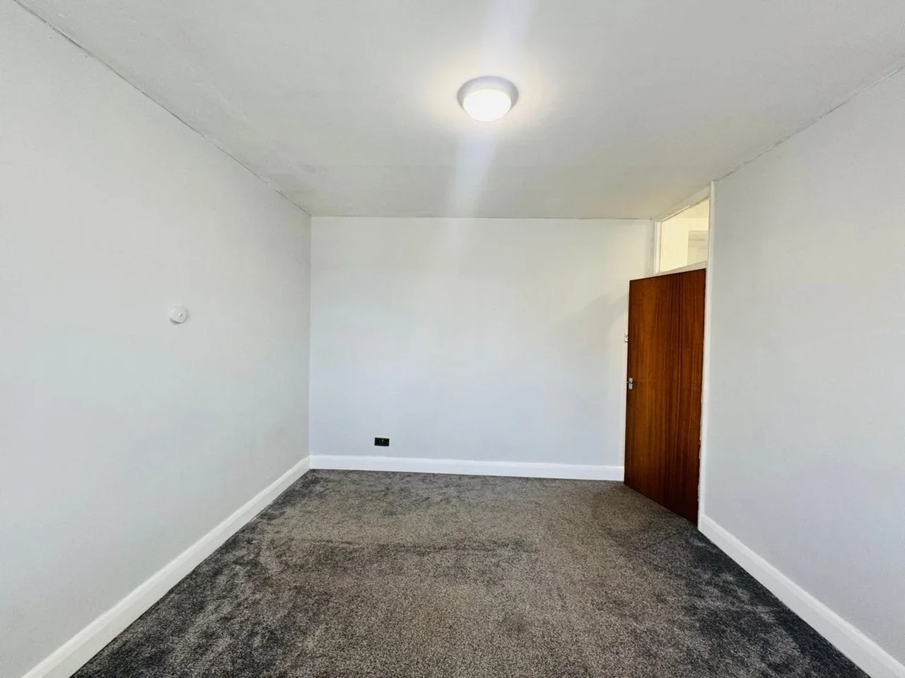 Flat New Road in High Wycombe