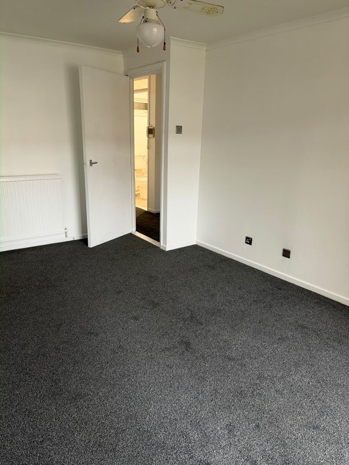 Flat Greystoke Road in Slough
