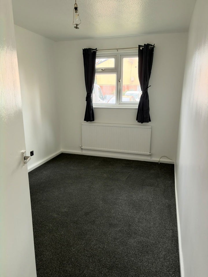 Flat Greystoke Road in Slough