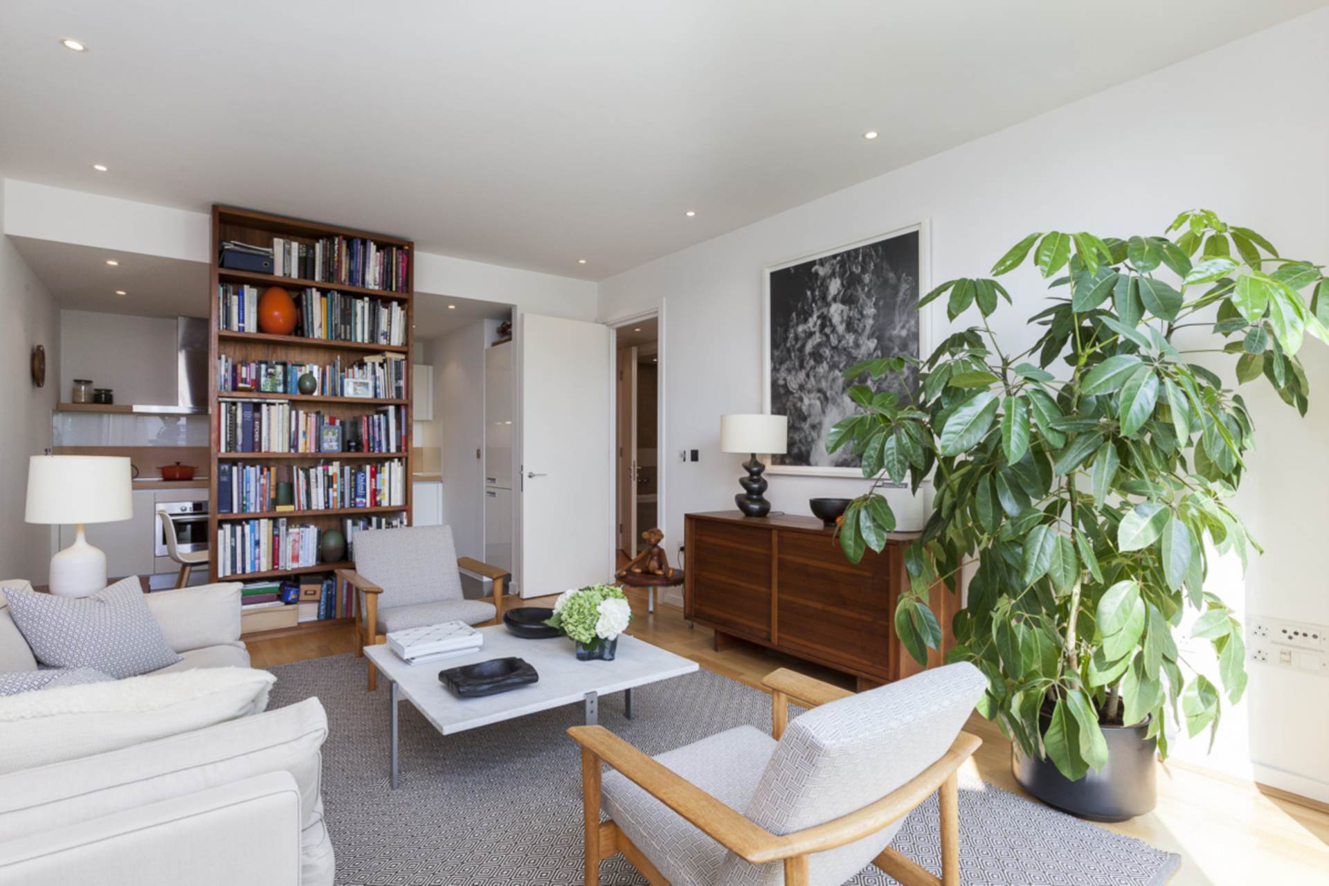 Flat Gatliff Road in City of Westminster
