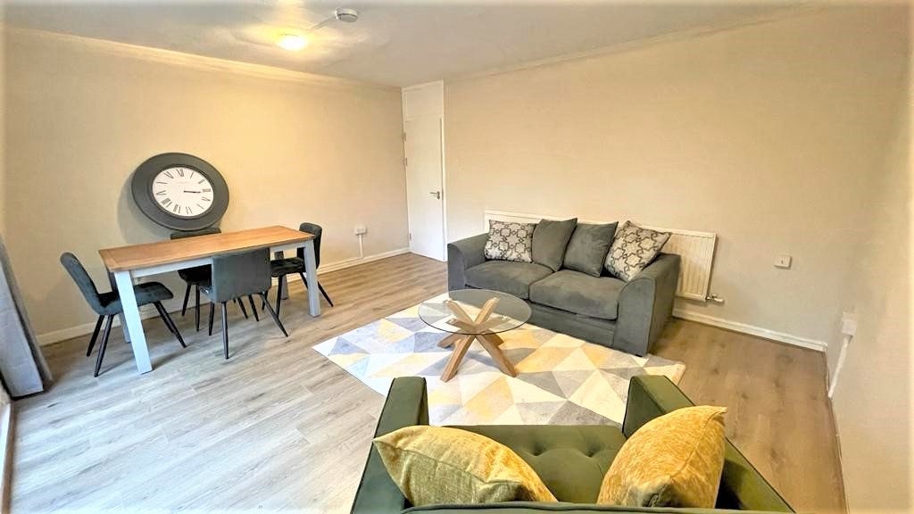 Flat Bayham Street in Greater London
