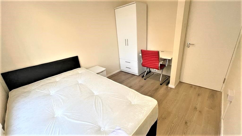 Flat Bayham Street in Greater London
