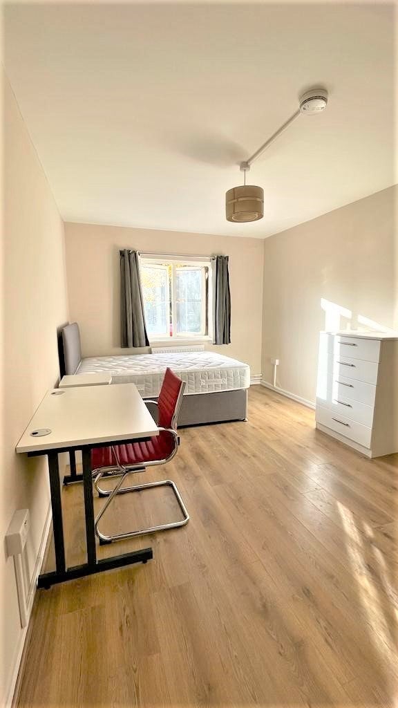 Flat Bayham Street in Greater London