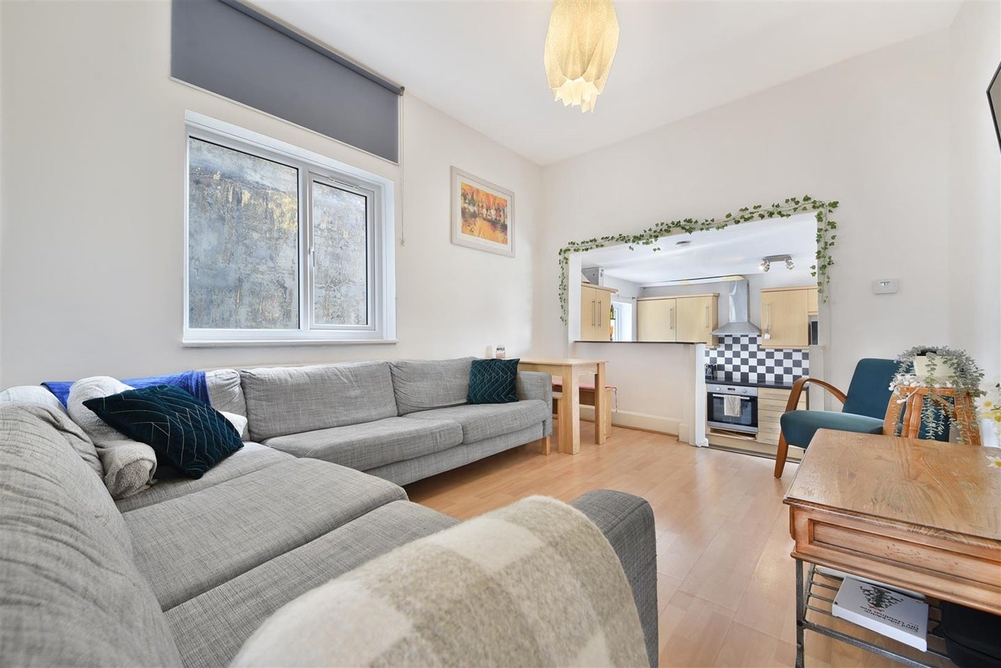 Flat Lyveden Road in Greater London