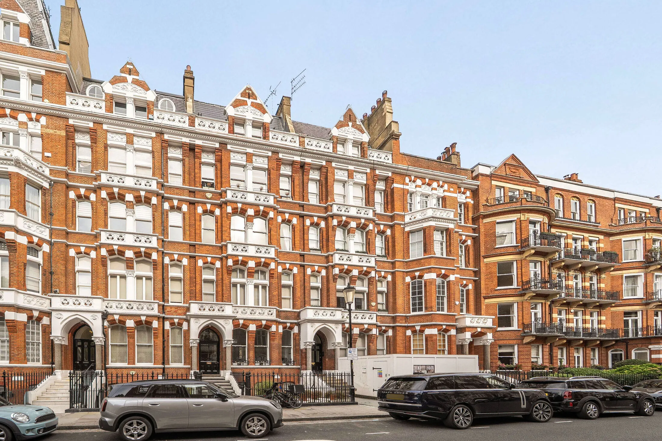 Flat Cadogan Gardens in Greater London
