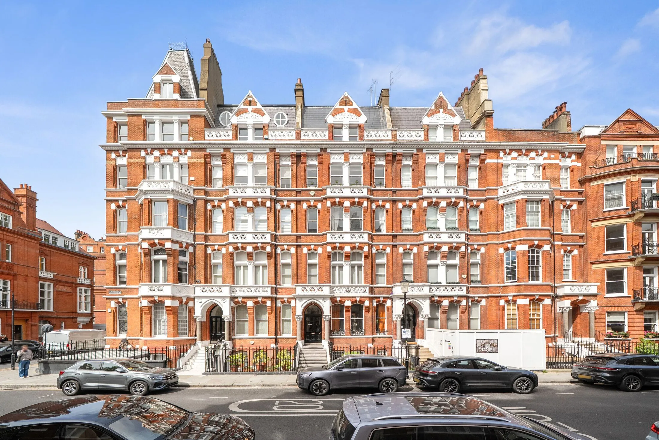 Flat Cadogan Gardens in Greater London