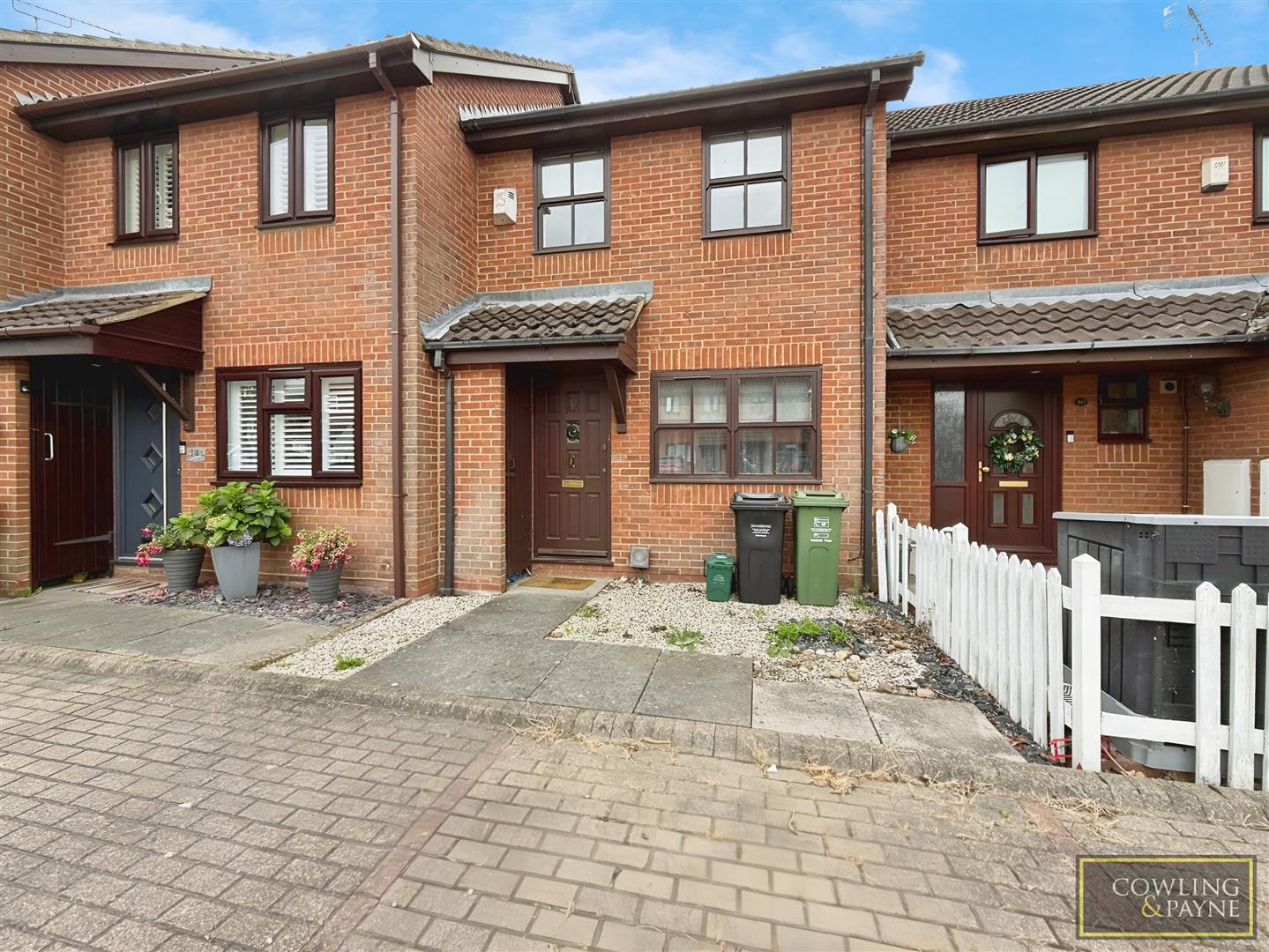 House Douglas Drive in Wickford