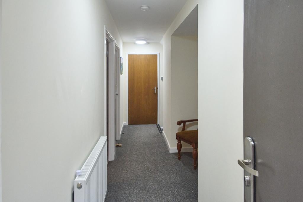 Room High Street in Kingswood