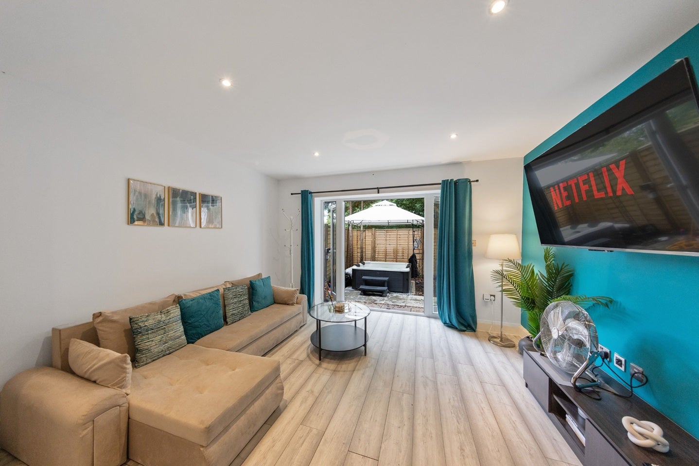 House Kearton Close in Greater London
