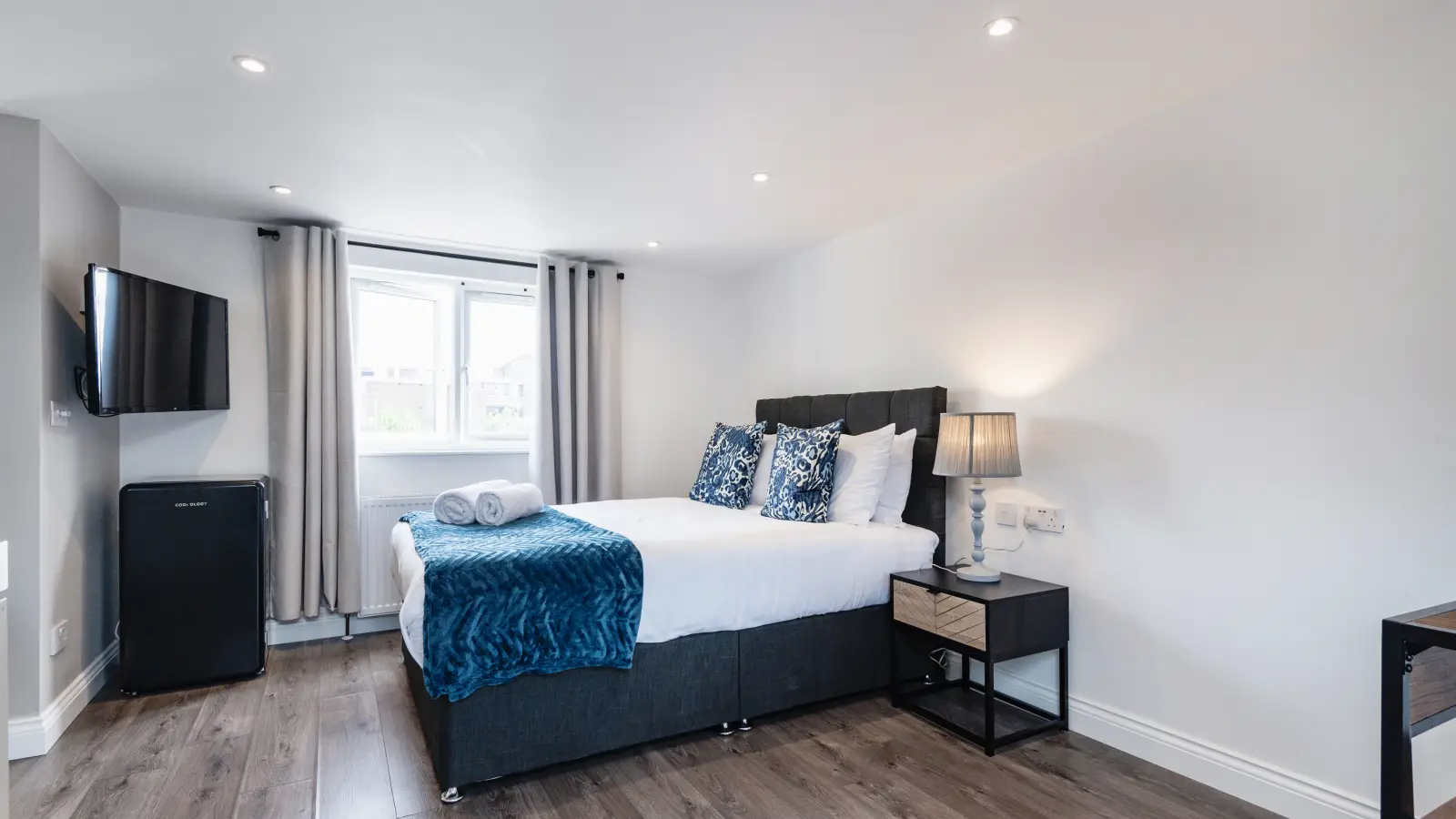 Flat Lancaster Court in Greater London