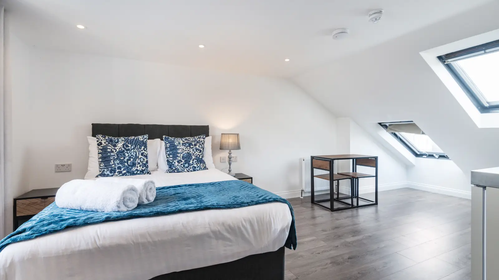 Flat Lancaster Court in Greater London