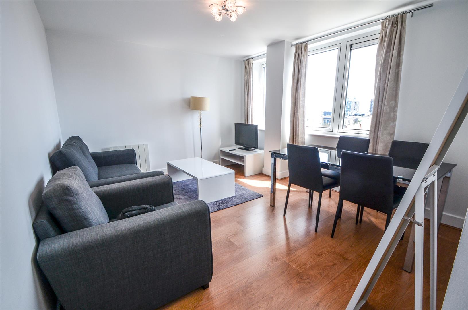 Flat Commercial Road in Greater London