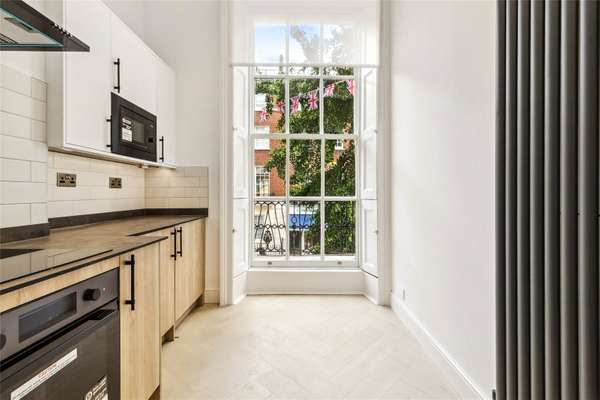Flat Connaught Street in City of Westminster
