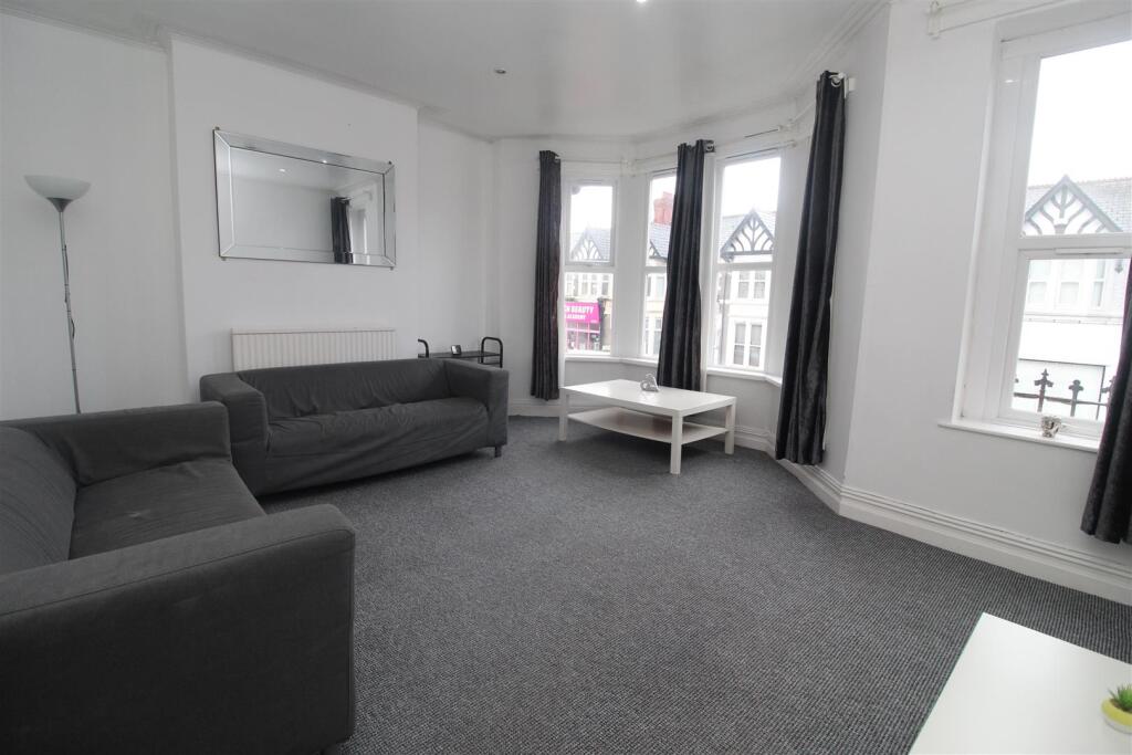 Flat Whitchurch Road in Cardiff