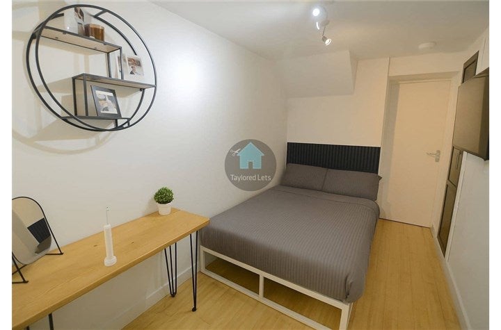 Flat Kelvin Grove in Newcastle upon Tyne