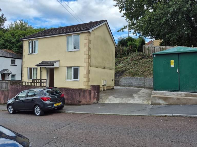 House Cwmbath Road in Swansea