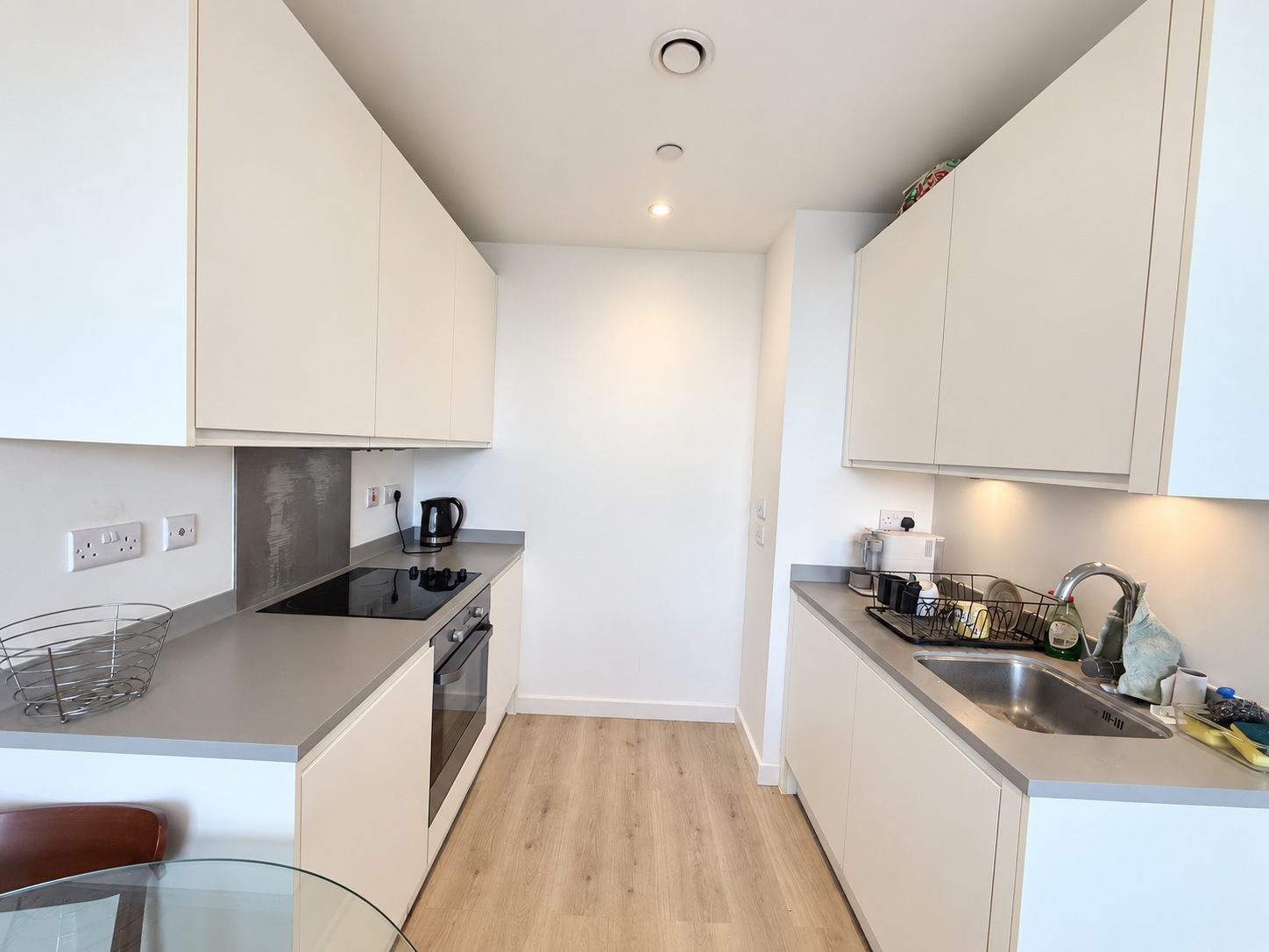 Flat Bollo Lane in Greater London