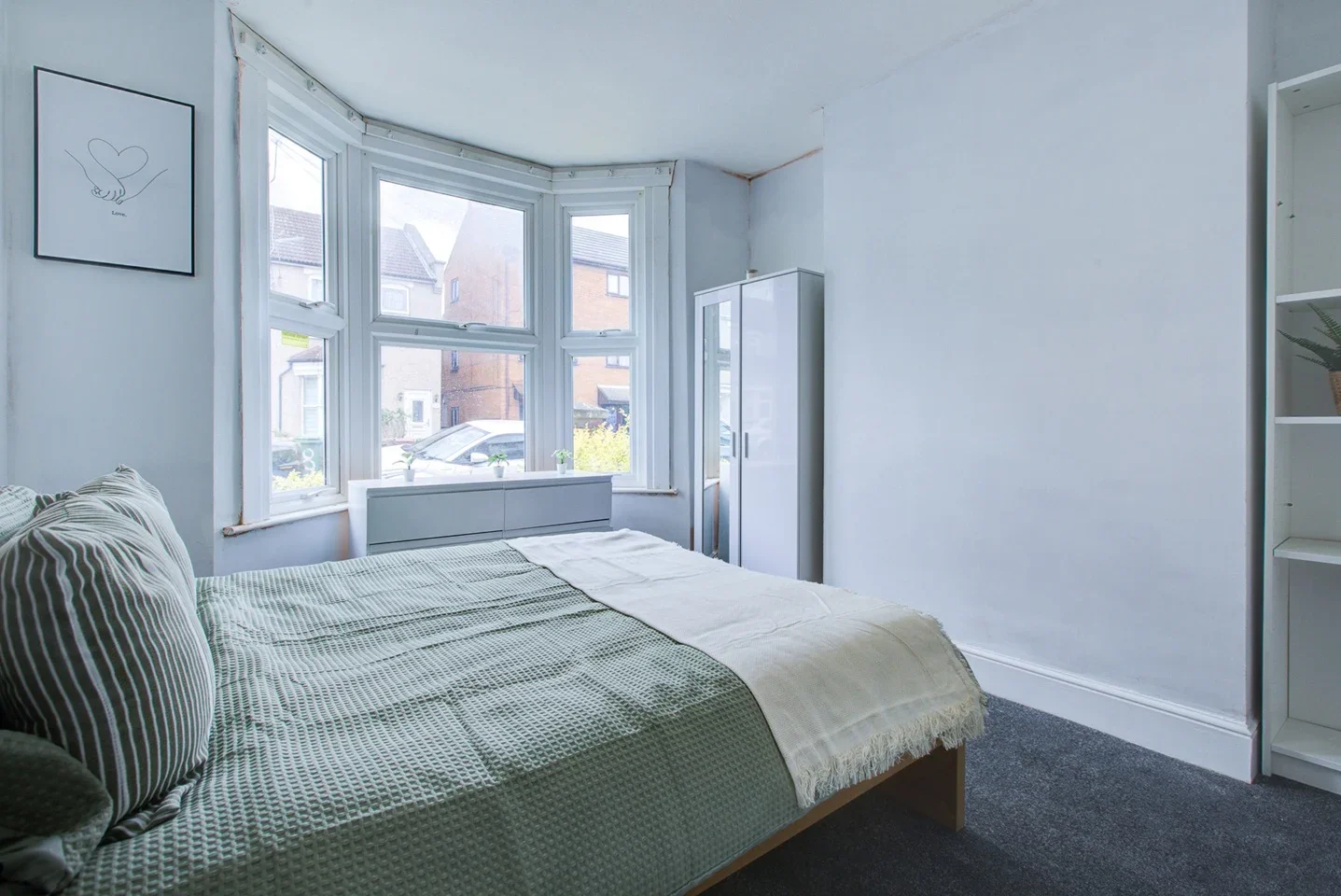 Room Parker Road in Grays