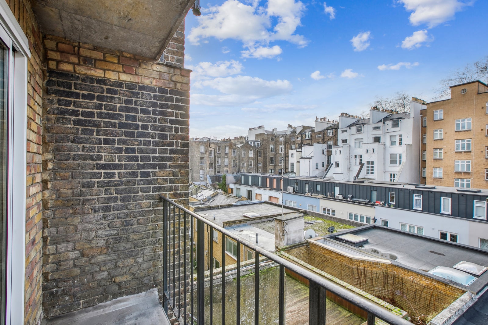 Flat Gloucester Terrace in City of Westminster