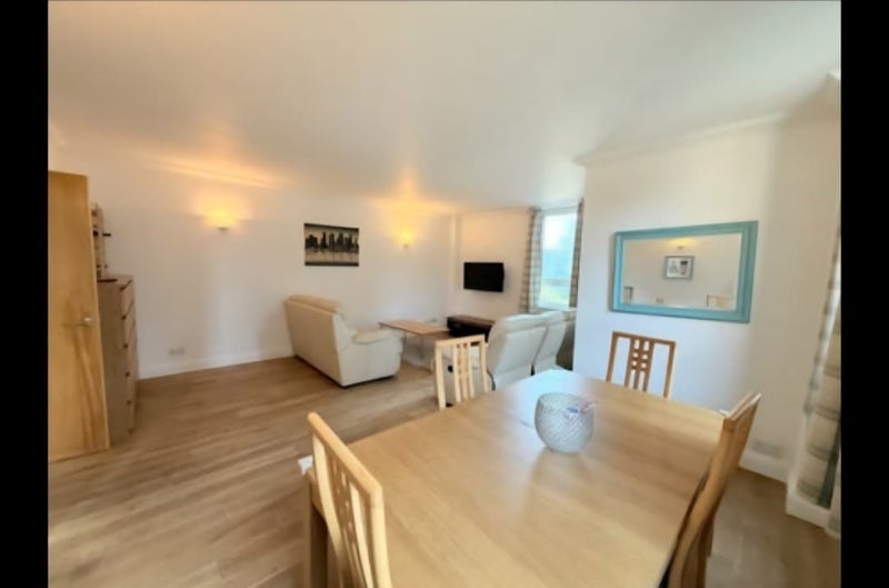 Room Lanark Square in Greater London