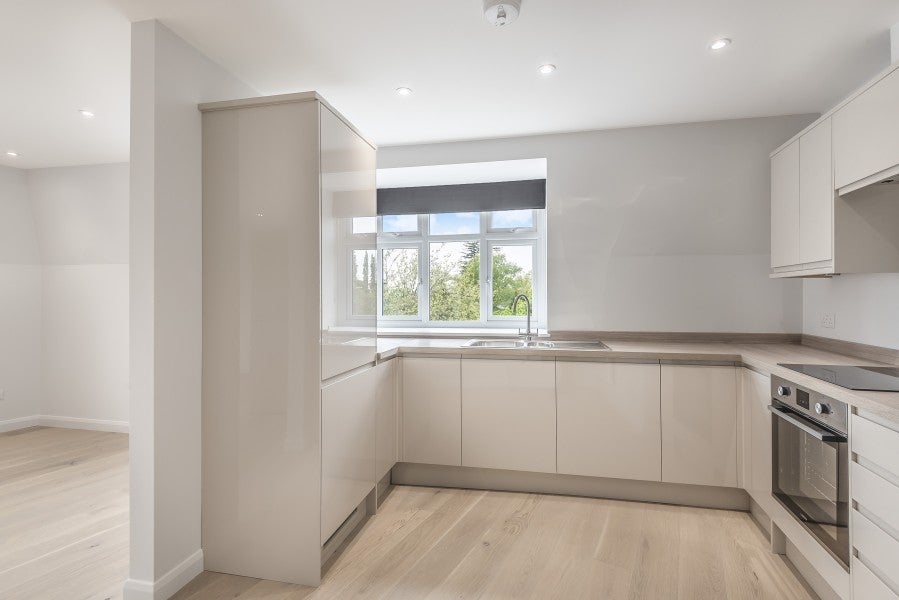 Flat Temple Market in Elmbridge