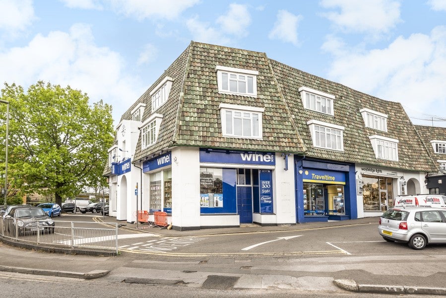 Flat Temple Market in Elmbridge
