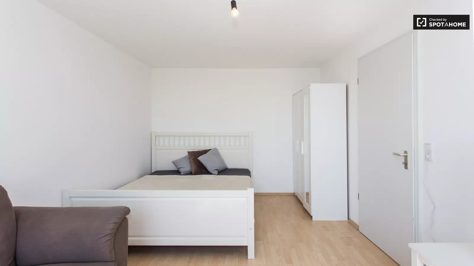 Wohnung Wehrmathen in Schönefeld