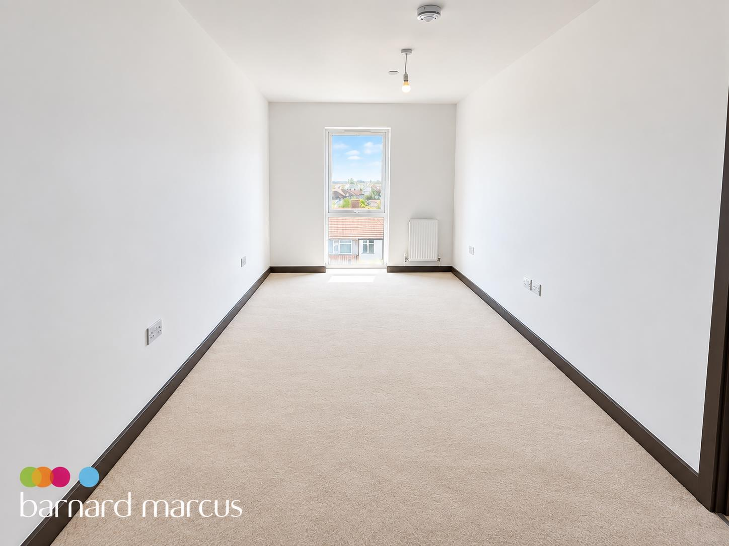 Flat Rose Gardens in Greater London