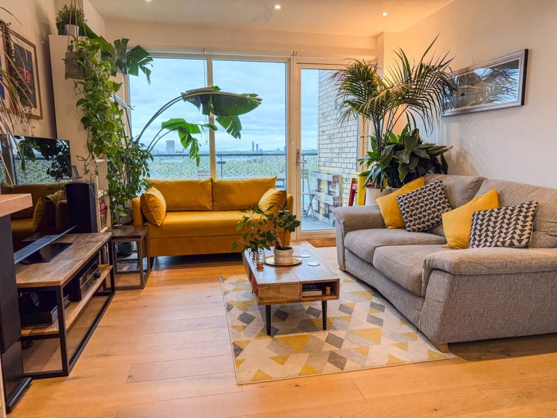 Flat Prospect Row in Greater London