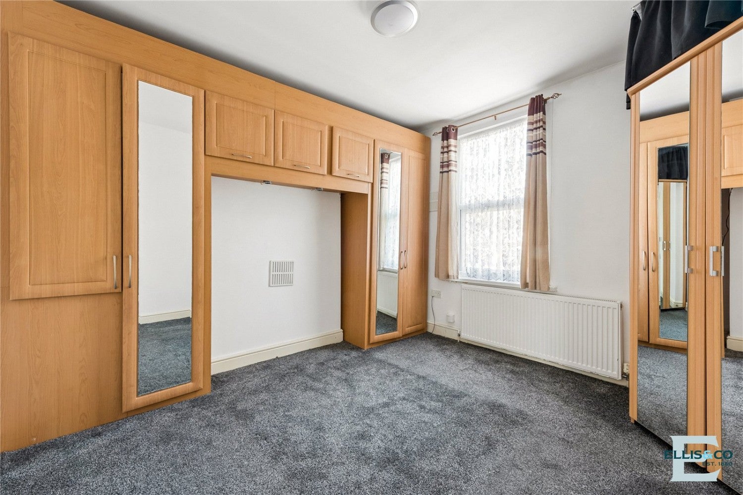 Flat Handsworth Road in Greater London