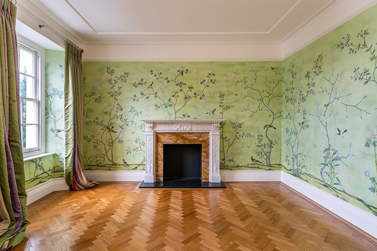 Flat Warwick Square in City of Westminster