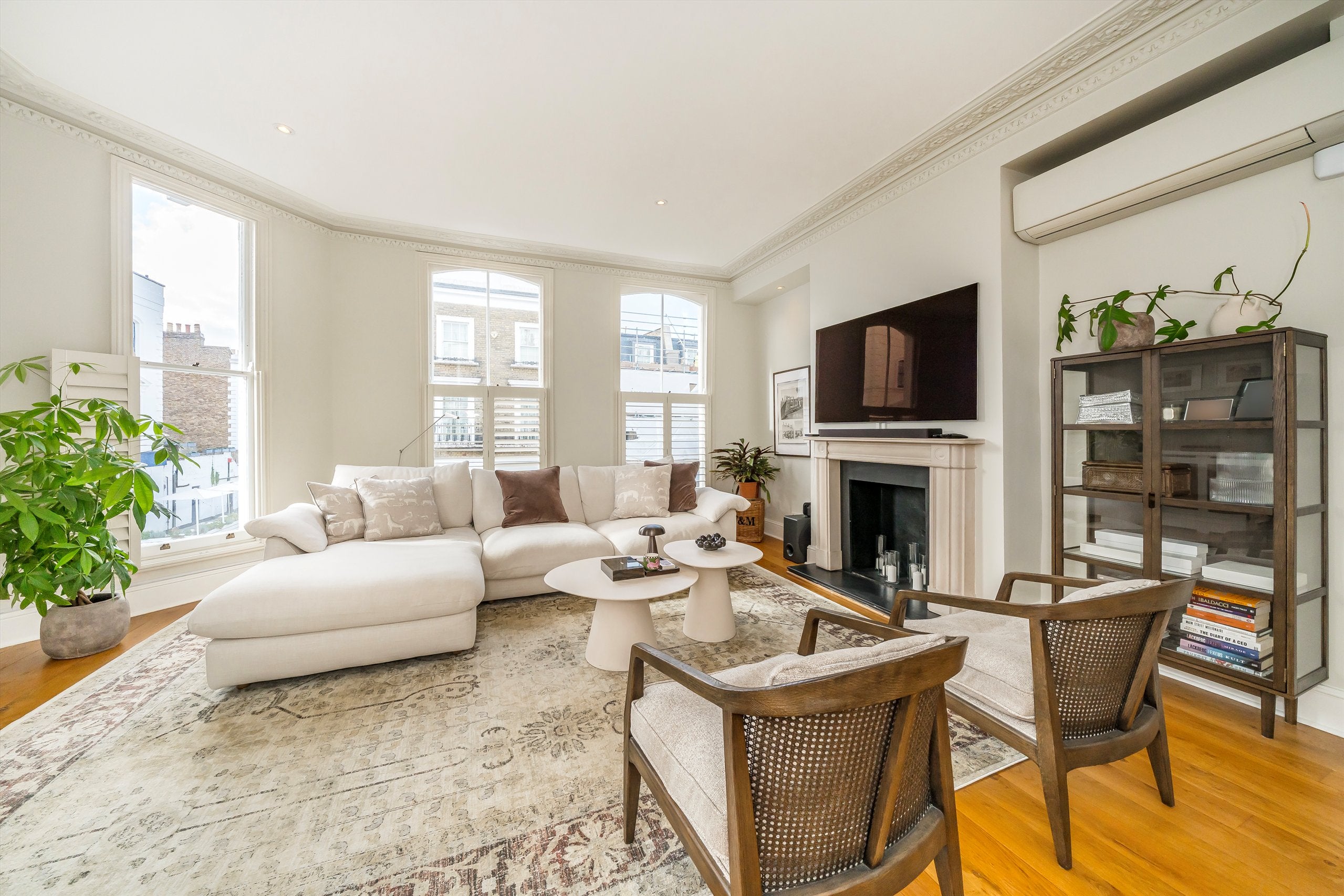 Flat Abingdon Villas in Greater London