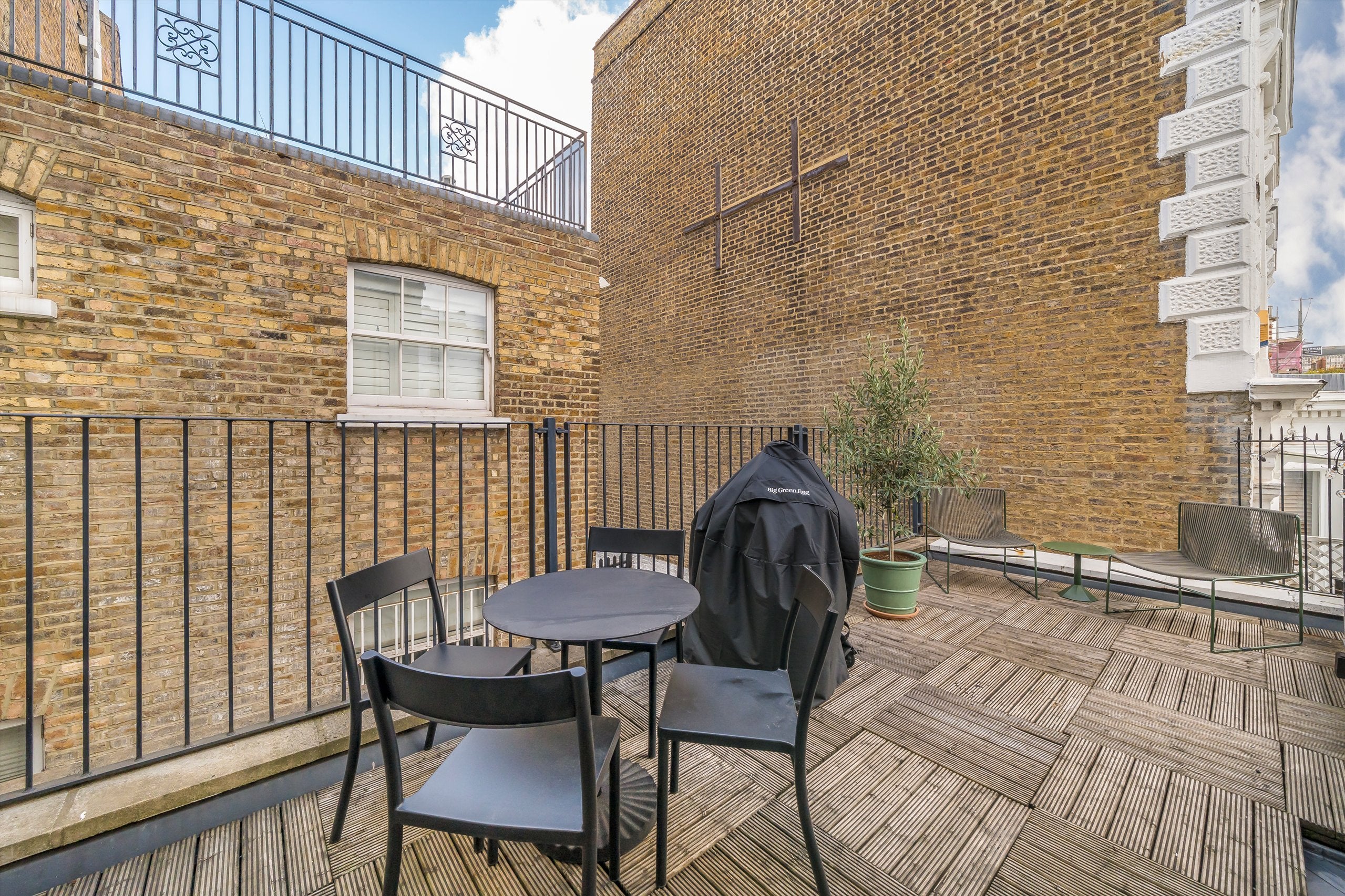 Flat Abingdon Villas in Greater London