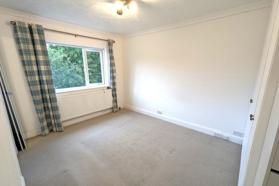 Flat Birch Walk in Woking